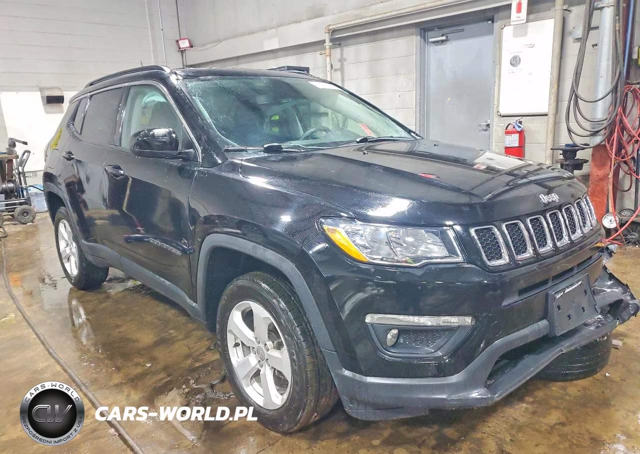2019 Jeep Compass Latitude VIN:3C4NJDBB5KT734888 - 4