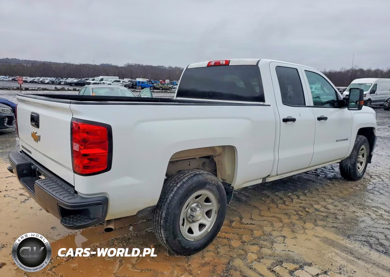 2018 Chevrolet Silverado C1500 VIN:1GCRCNEH2JZ346509 - 3
