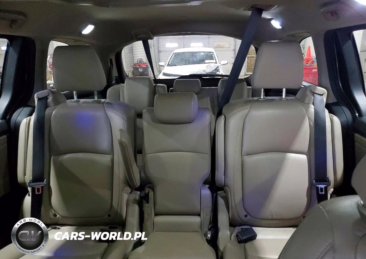 2018 Honda Odyssey Elite VIN:5FNRL6H93JB010092 - 10
