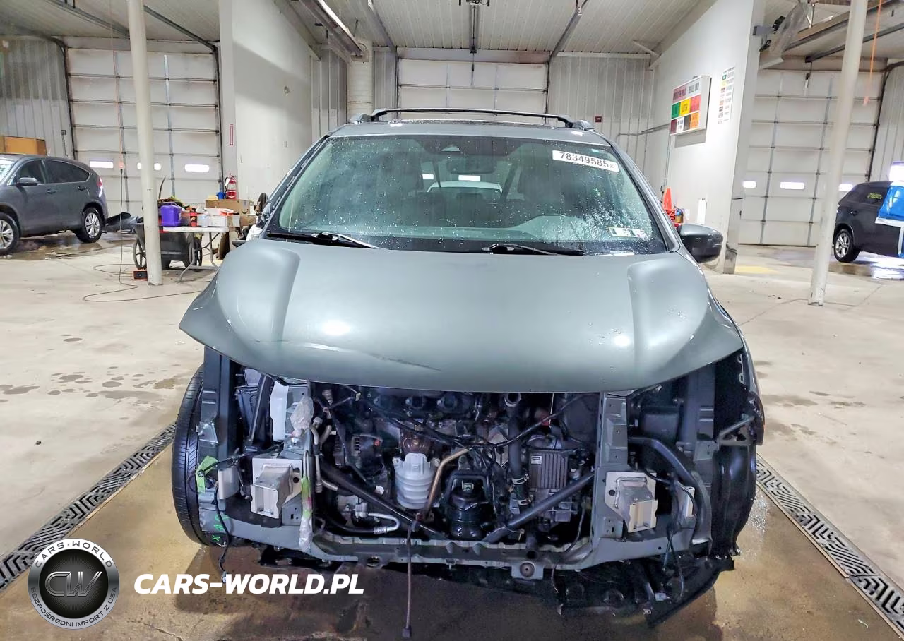 2018 Honda Odyssey Elite VIN:5FNRL6H93JB010092 - 5