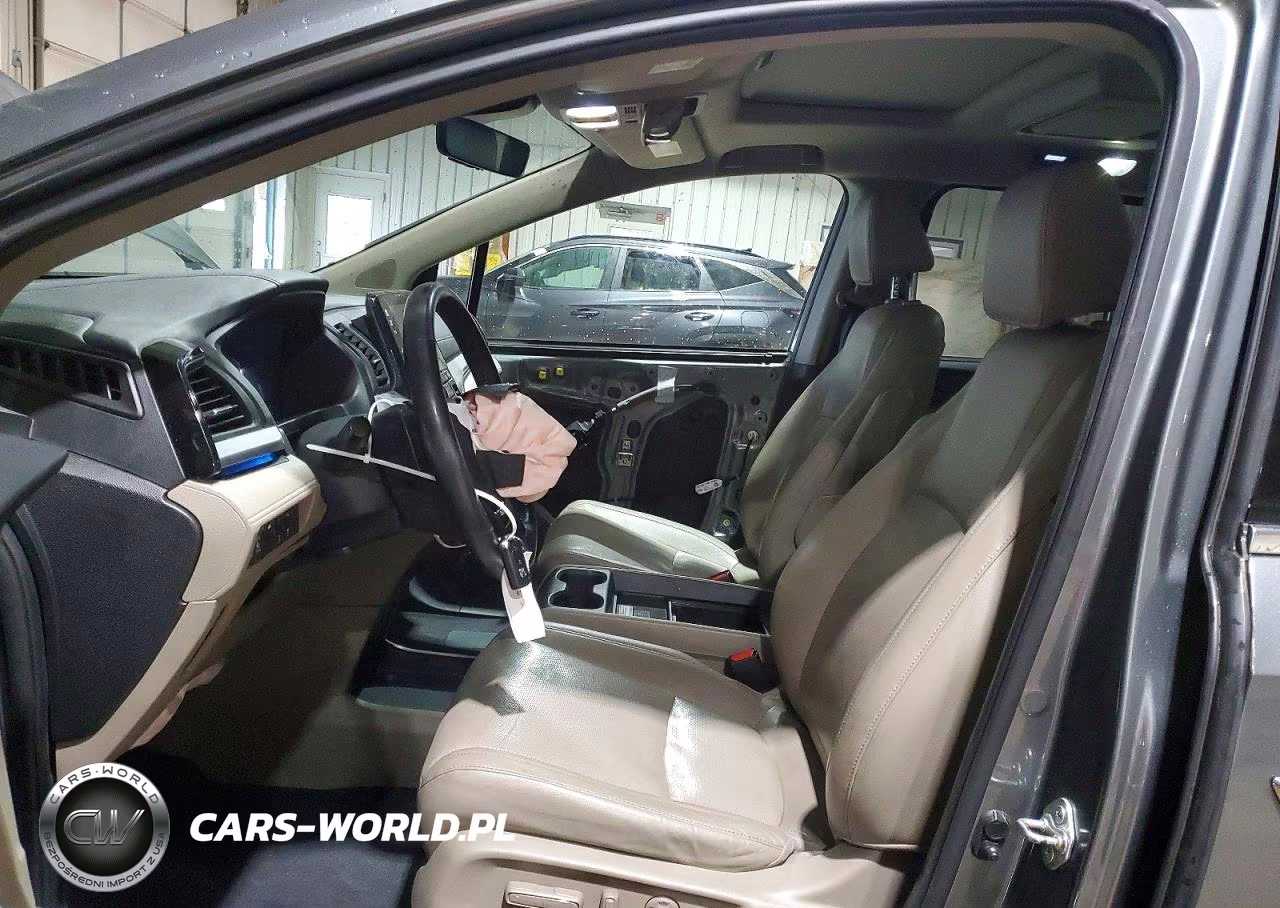 2018 Honda Odyssey Elite VIN:5FNRL6H93JB010092 - 7