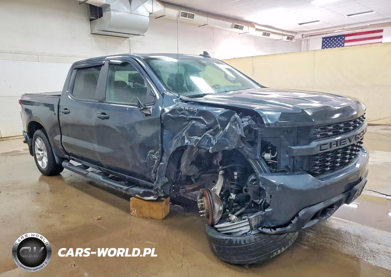 2019 Chevrolet Silverado K1500 Custom VIN:1GCUYBEF4KZ257342 - 4