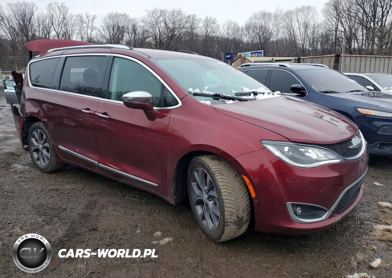 2018 Chrysler Pacifica Limited VIN:2C4RC1GG8JR210506 - 4
