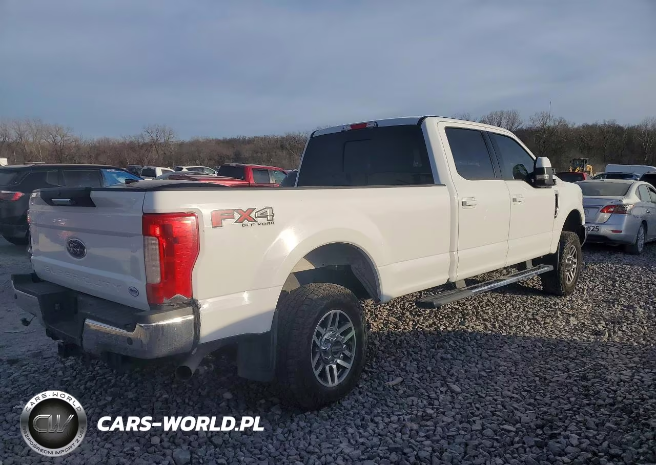 2019 Ford F250 Super Duty VIN:1FT7W2B60KEE11379 - 3