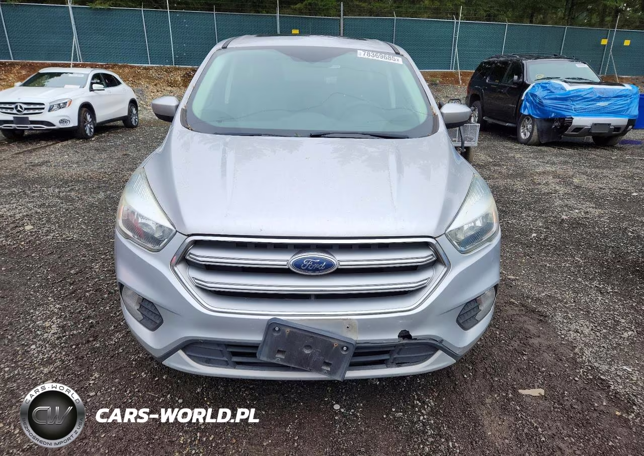 2017 Ford Escape Se VIN:1FMCU0GD4HUA54797 - 5