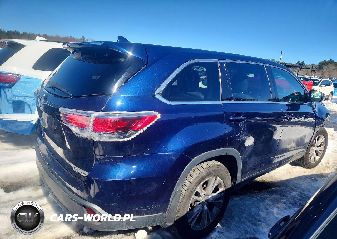 2015 Toyota Highlander VIN:5TDBKRFH9FS086029 - 3