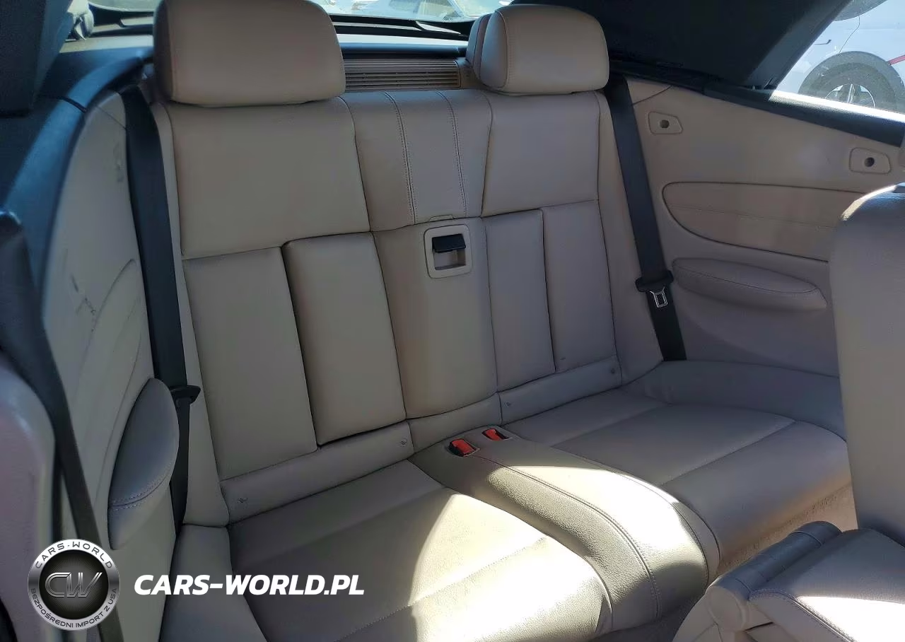 2010 BMW 1 Series VIN:WBAUN1C52AVH82127 - 10