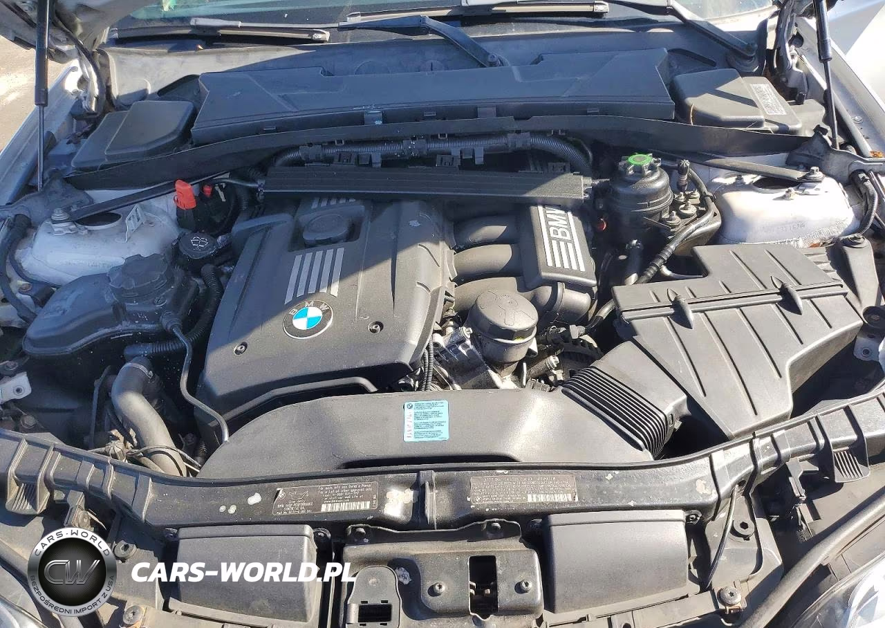 2010 BMW 1 Series VIN:WBAUN1C52AVH82127 - 11