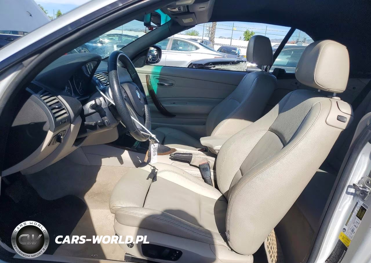 2010 BMW 1 Series VIN:WBAUN1C52AVH82127 - 7