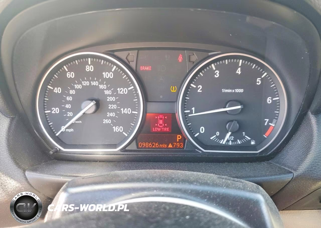 2010 BMW 1 Series VIN:WBAUN1C52AVH82127 - 9