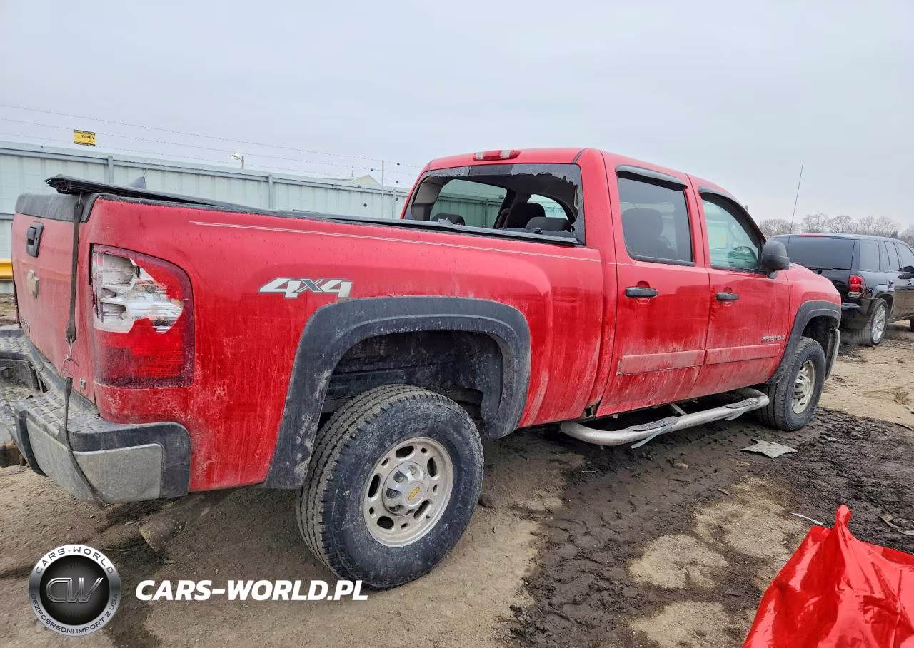 2008 Chevrolet Silverado K2500 Heavy Duty VIN:1GCHK23K68F211217 - 3