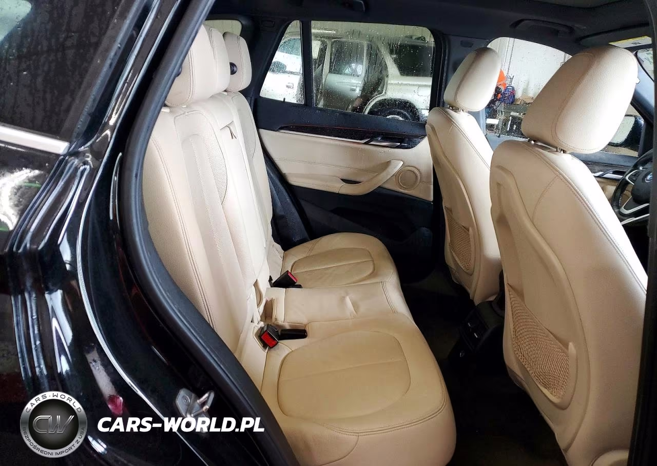 2018 BMW X1 xDrive28I VIN:WBXHT3C30J5K27729 - 11