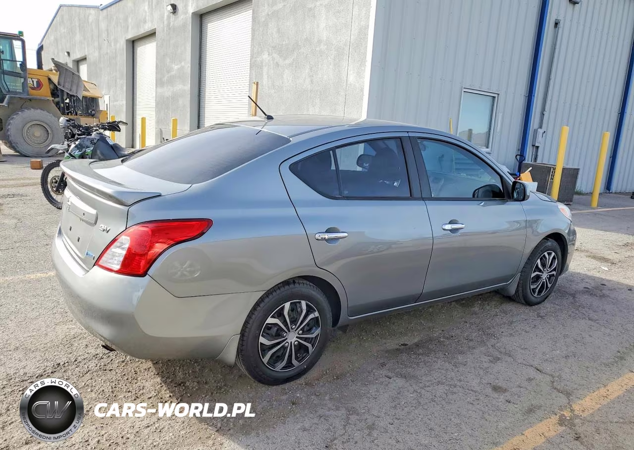 2013 Nissan Versa 1.6 S VIN:3N1CN7AP1DL879233 - 3