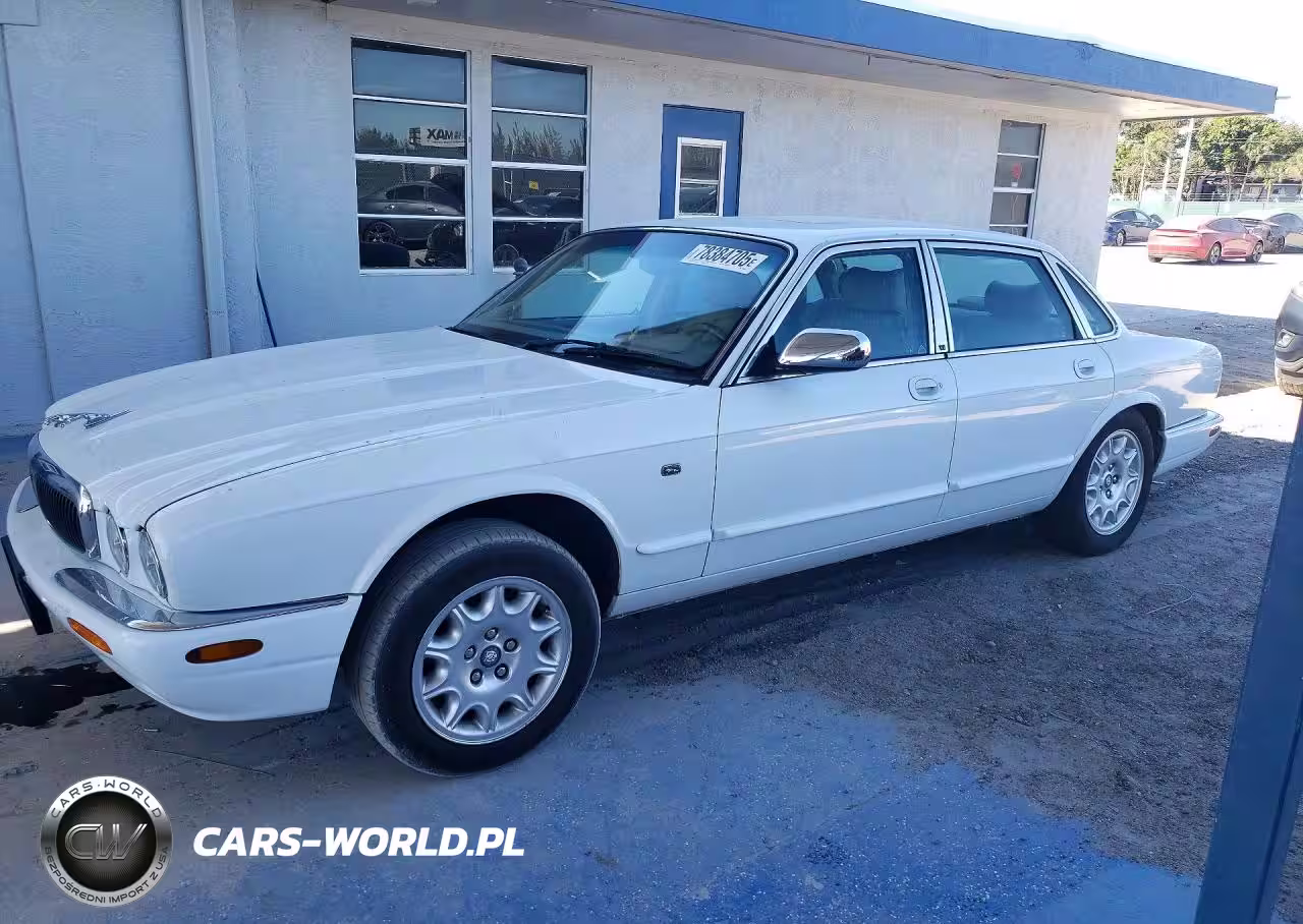 2000 Jaguar Xj8