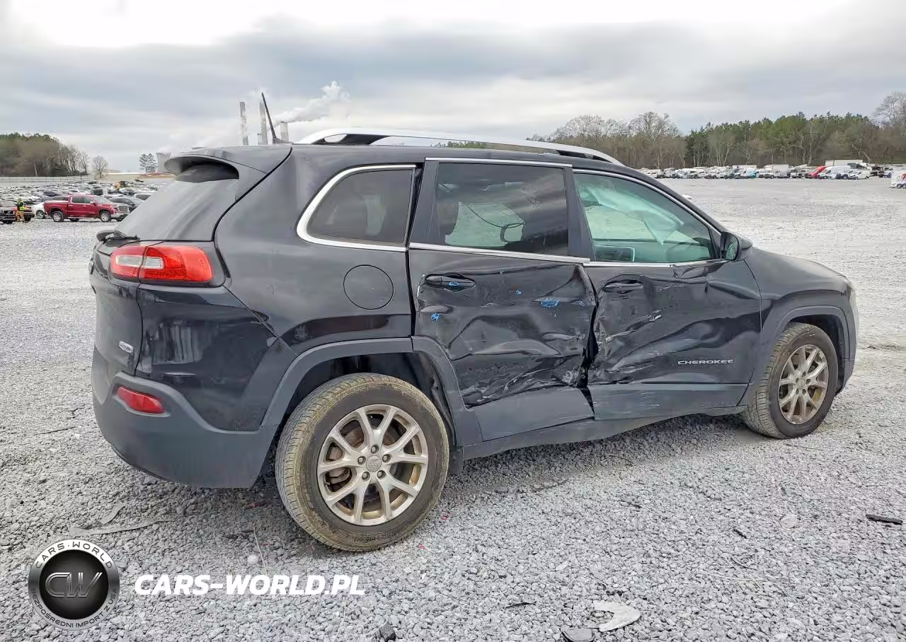 2017 Jeep Cherokee Latitude VIN:1C4PJLCB0HW586105 - 3