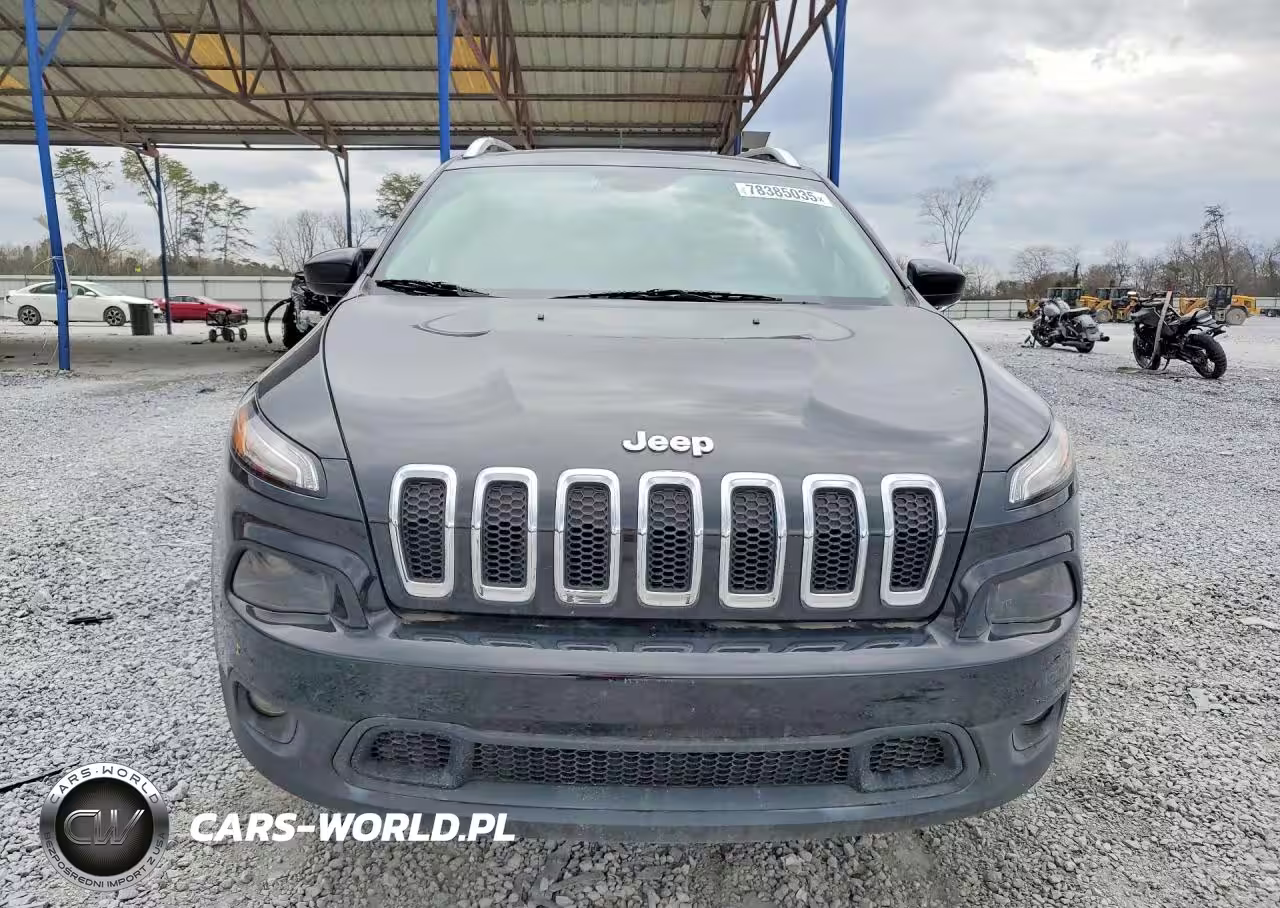 2017 Jeep Cherokee Latitude VIN:1C4PJLCB0HW586105 - 5
