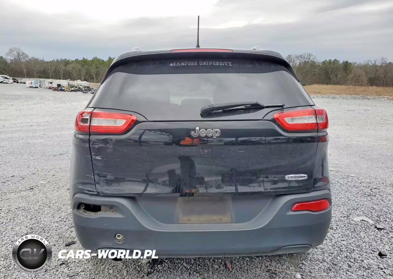 2017 Jeep Cherokee Latitude VIN:1C4PJLCB0HW586105 - 6