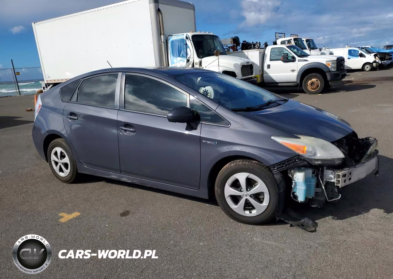 2013 Toyota Prius VIN:JTDKN3DU7D5564696 - 4