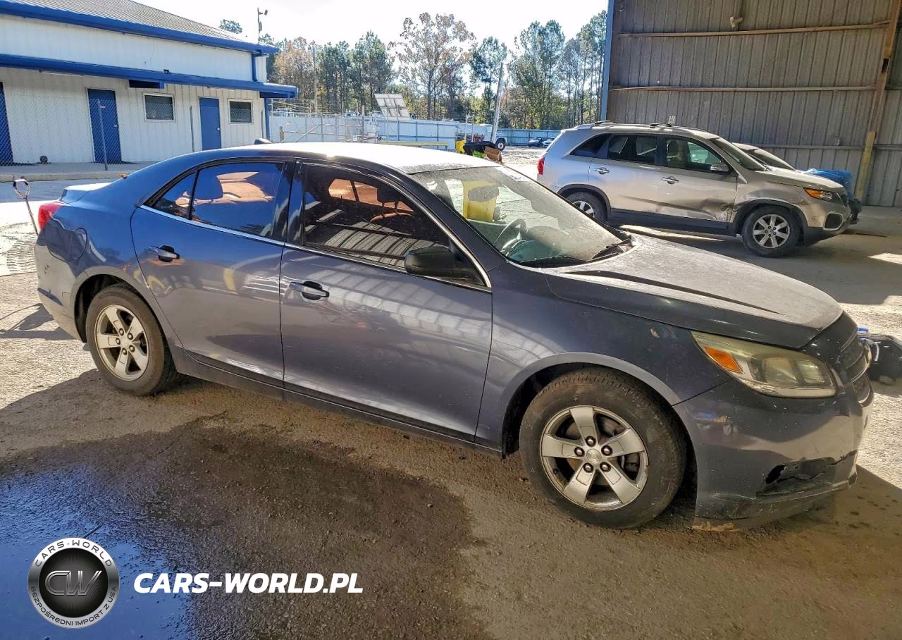 2013 Chevrolet Malibu Ls VIN:1G11B5SA0DF205122 - 4