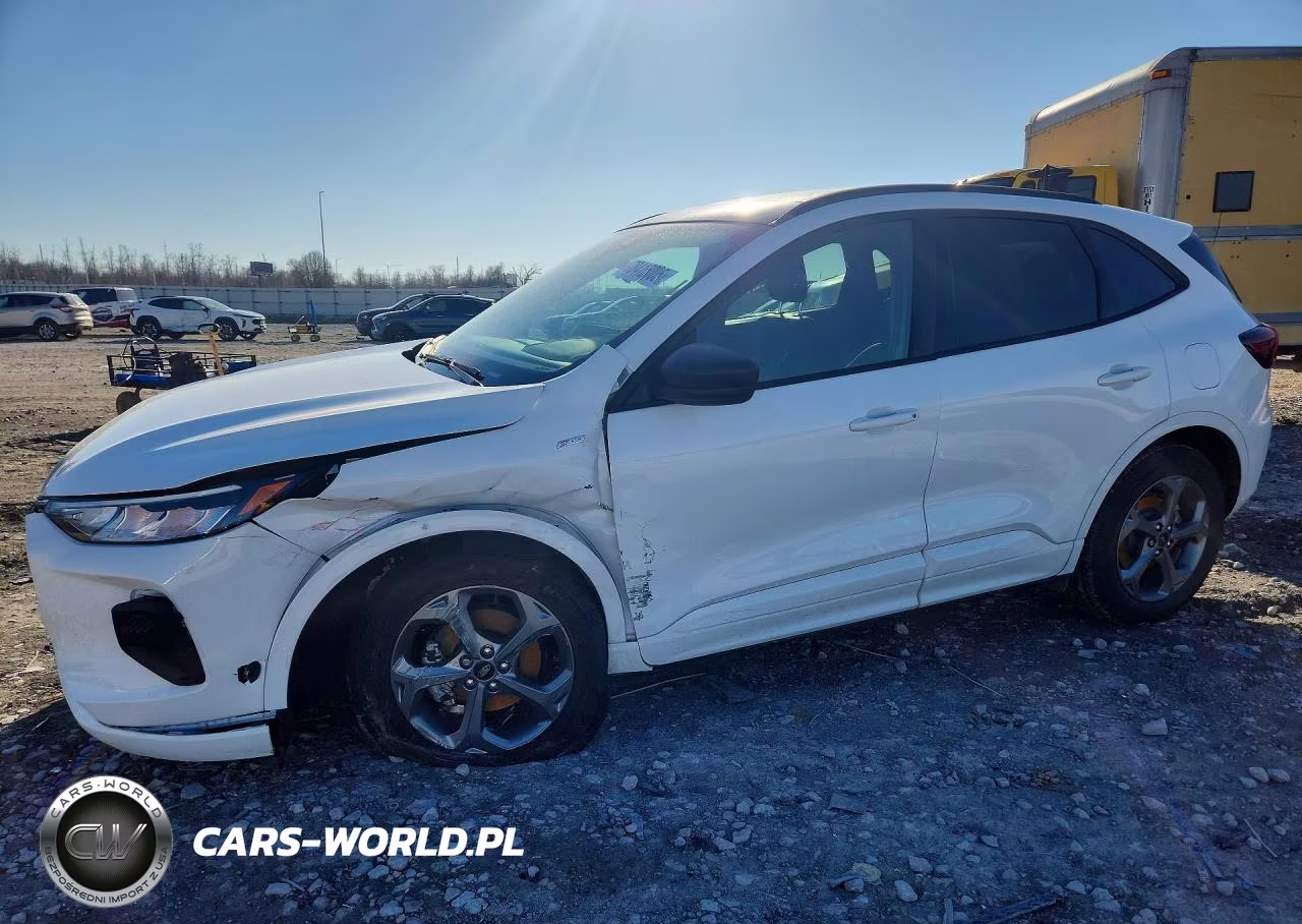 2023 Ford Escape St Line