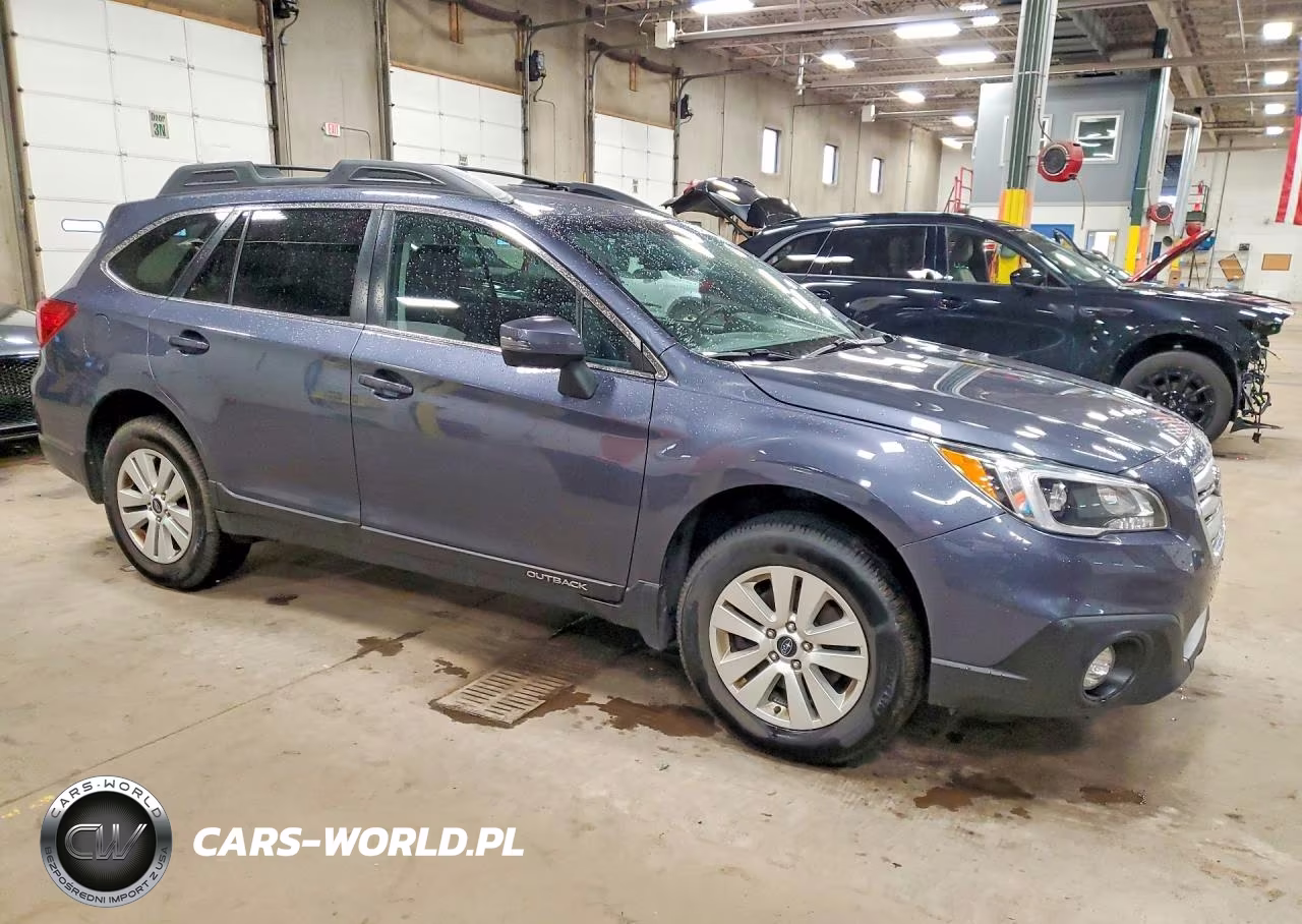 2016 Subaru Outback 2.5I Premium VIN:4S4BSBFC2G3327634 - 4