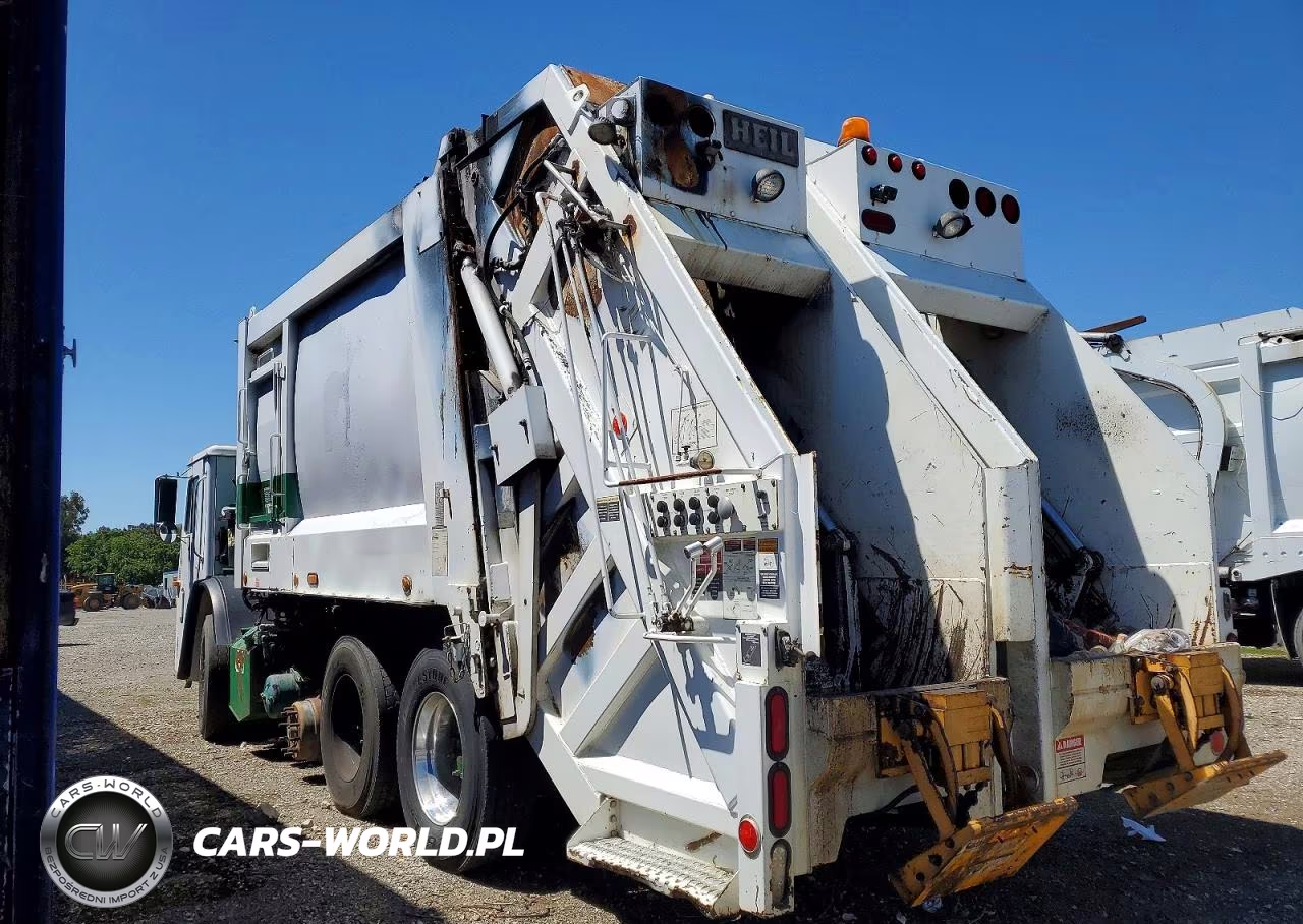 2011 Mack Leu613 Refuse Truck VIN:1M2AU02C2BM005501 - 3