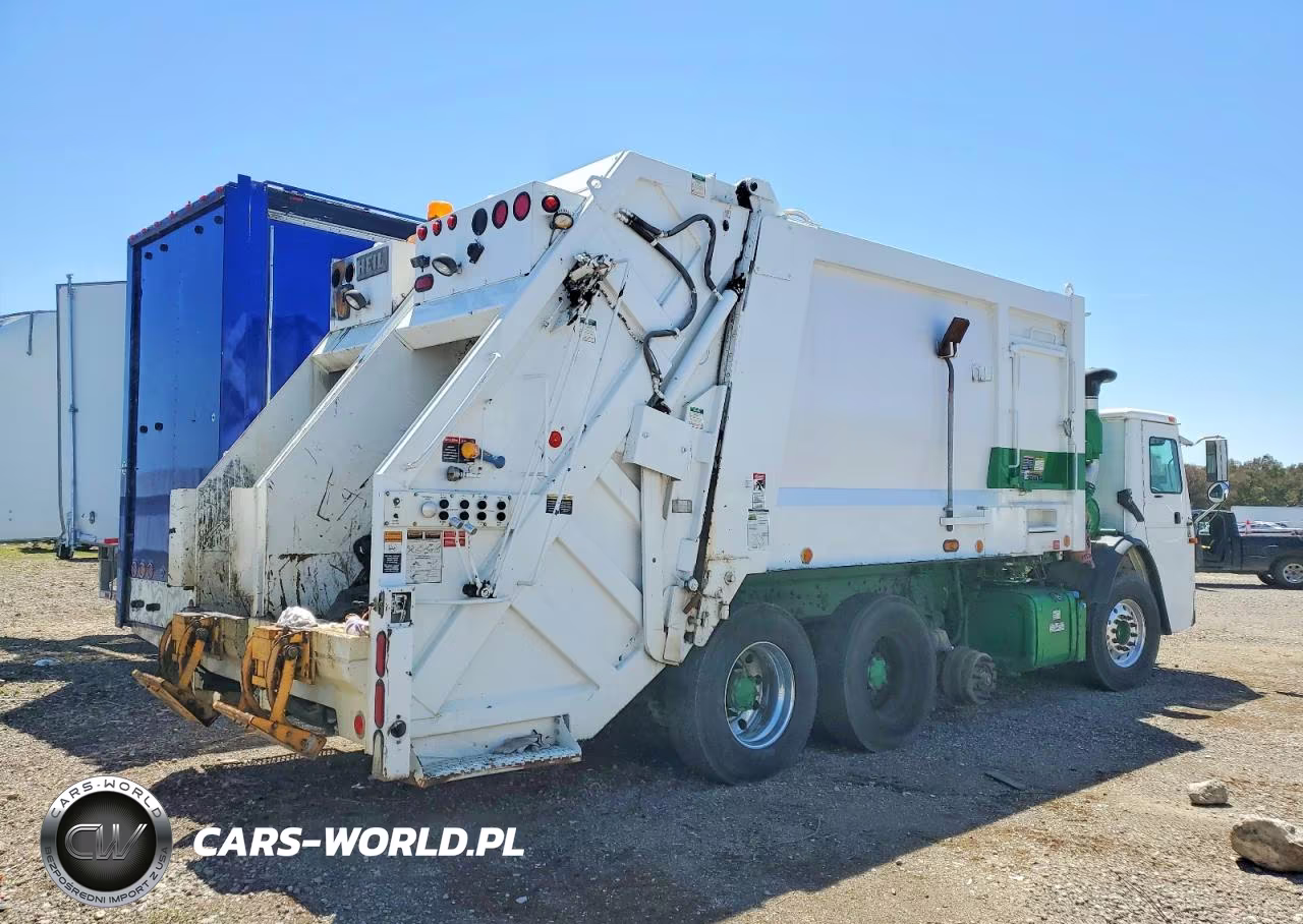 2011 Mack Leu613 Refuse Truck VIN:1M2AU02C2BM005501 - 4