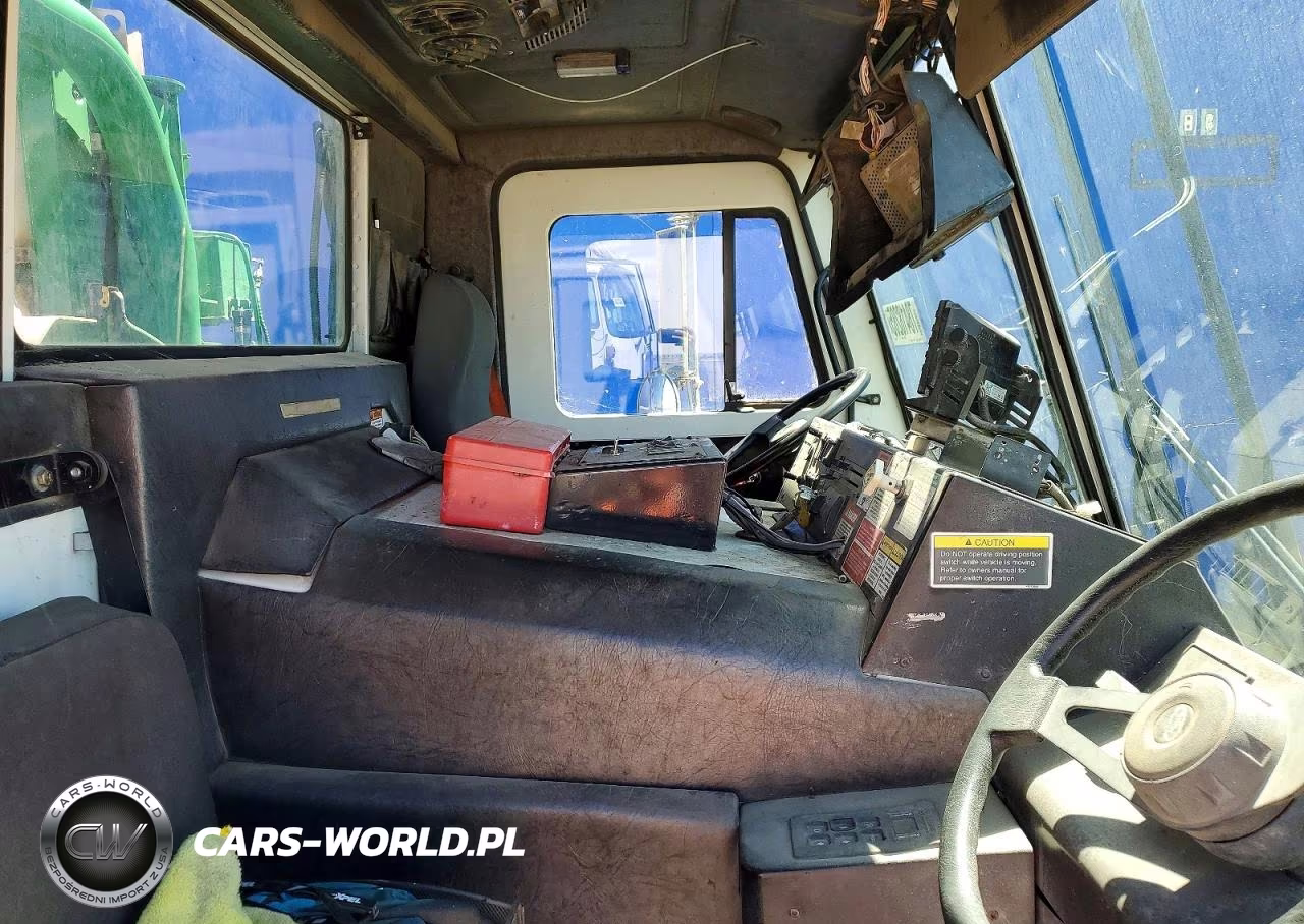 2011 Mack Leu613 Refuse Truck VIN:1M2AU02C2BM005501 - 6