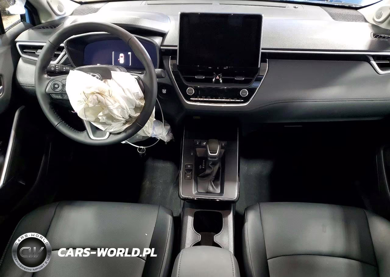 2026 Toyota Corolla Cross Xle VIN:7MUDAABG6TV153892 - 8