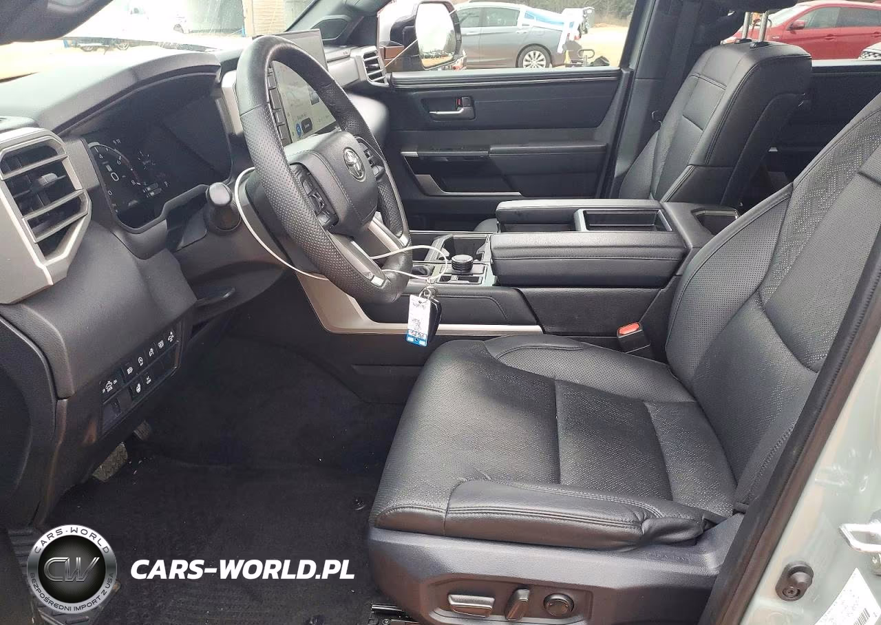 2025 Toyota Tundra Limited VIN:5TFJA5DB7SX252591 - 7