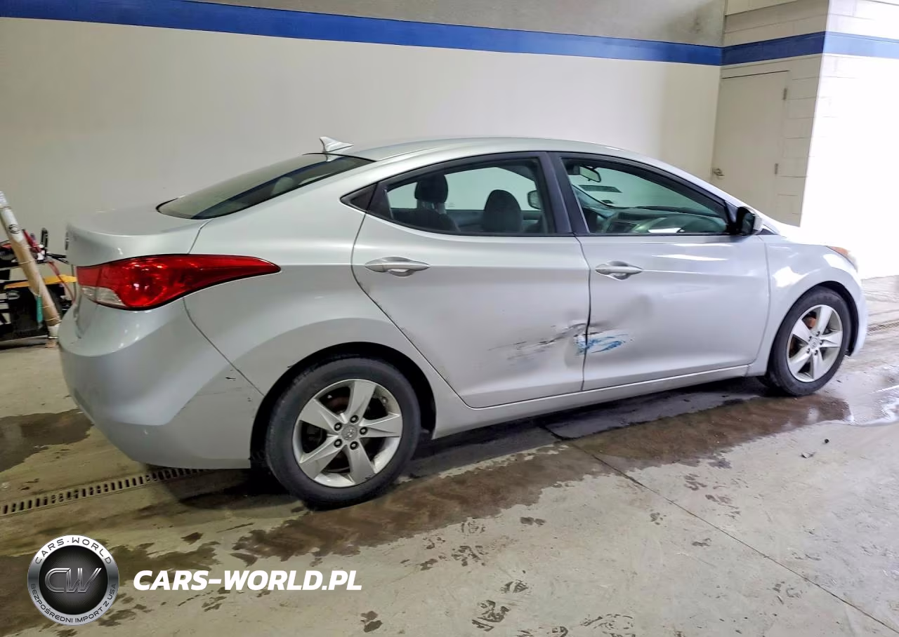 2013 Hyundai Elantra Gls VIN:5NPDH4AEXDH365547 - 3