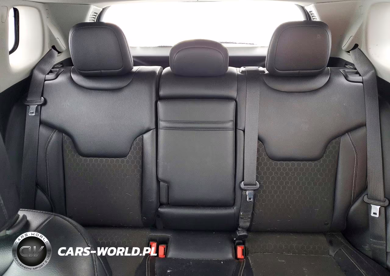2018 Jeep Compass Latitude VIN:3C4NJDBB6JT100181 - 10