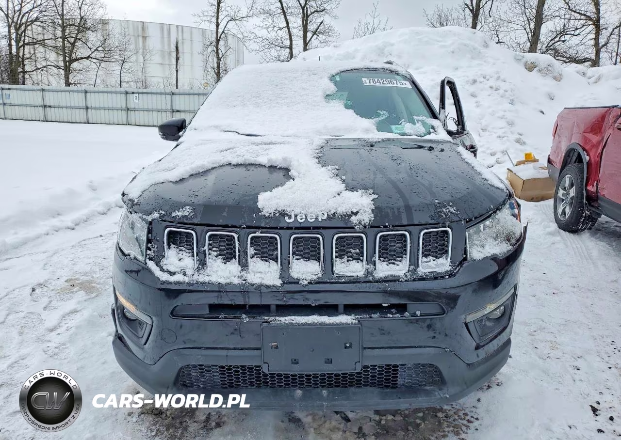 2018 Jeep Compass Latitude VIN:3C4NJDBB6JT100181 - 5