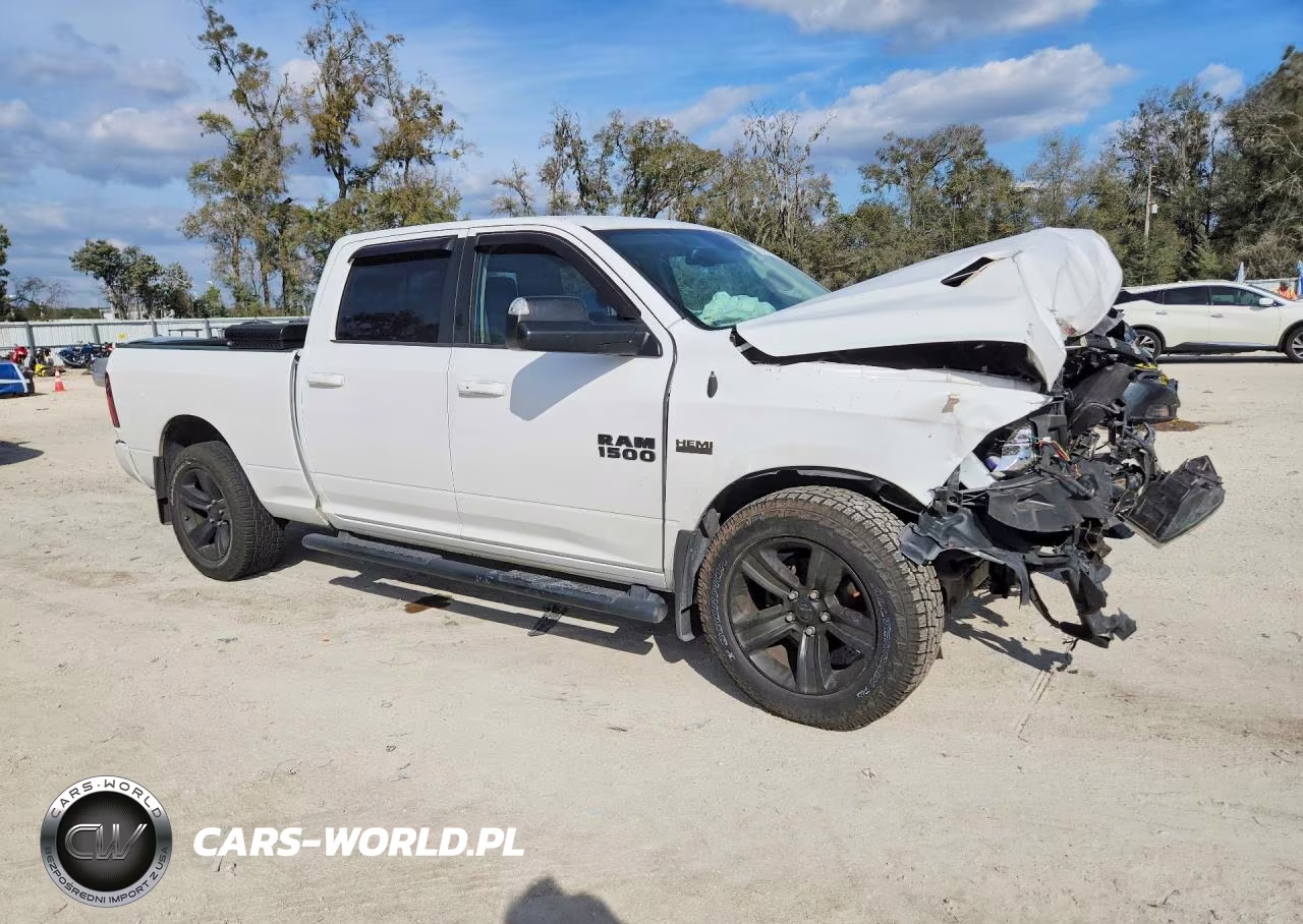 2018 Ram 1500 Sport VIN:1C6RR7UT2JS196532 - 4