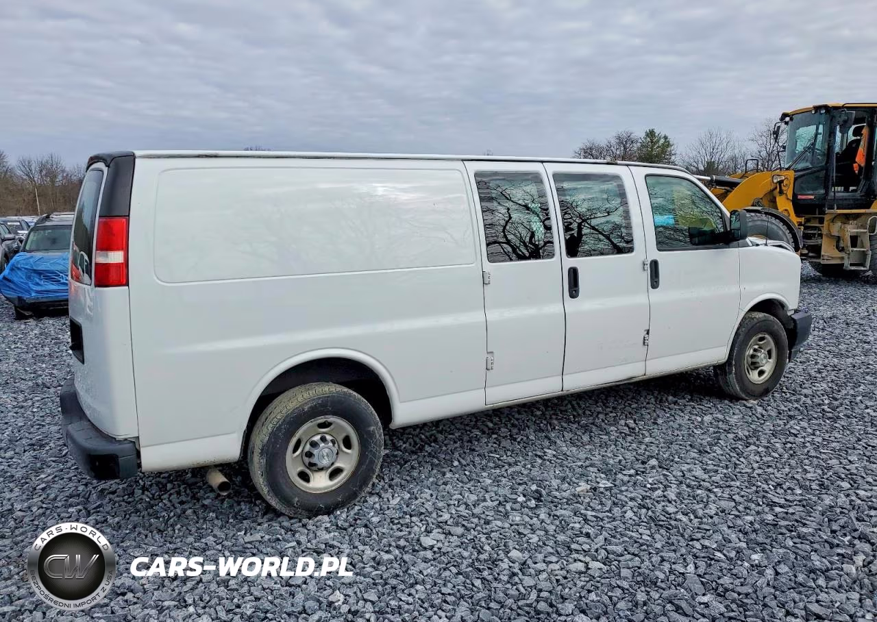 2018 Chevrolet Express G2500 VIN:1GCWGBFGXJ1203379 - 3