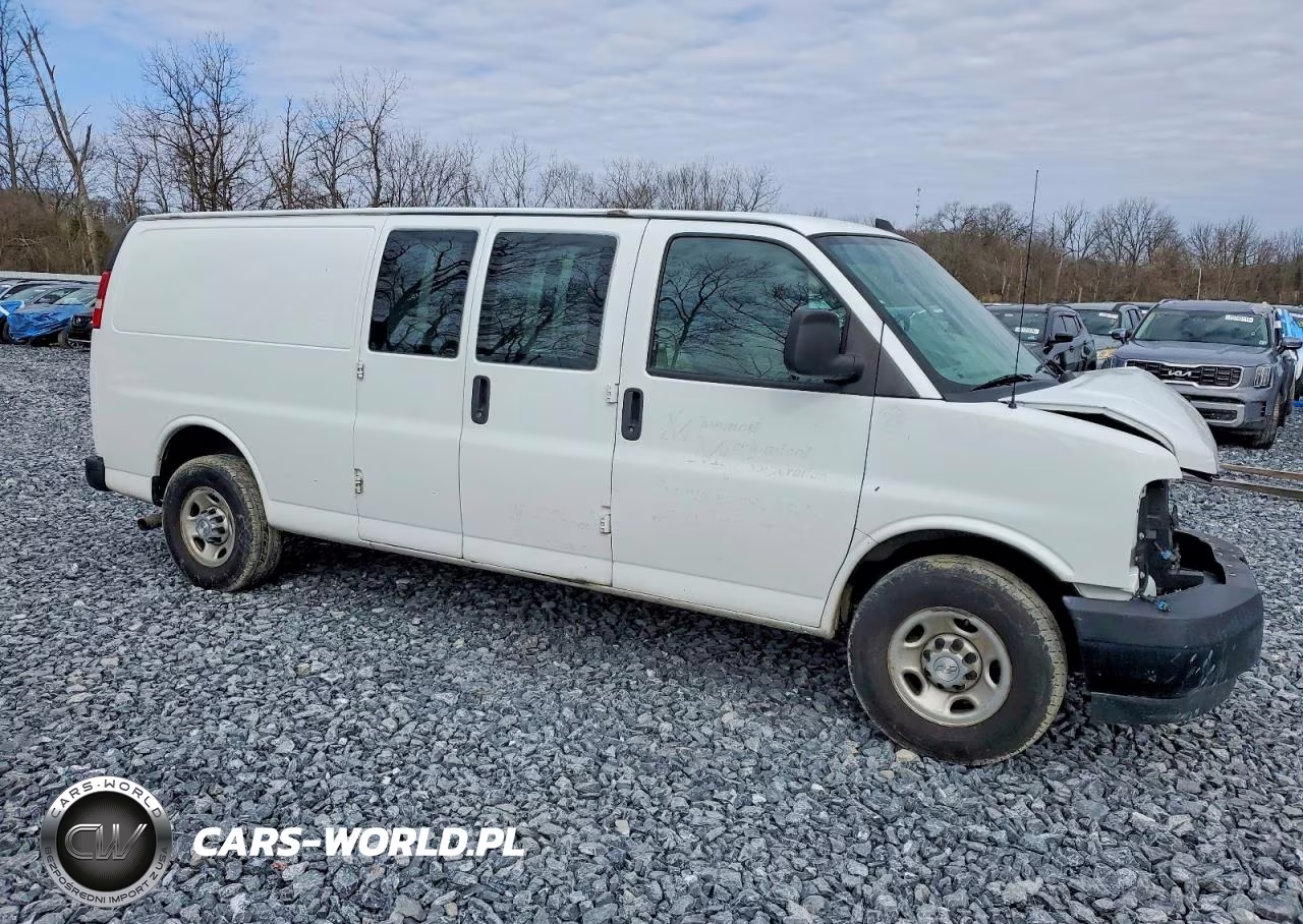 2018 Chevrolet Express G2500 VIN:1GCWGBFGXJ1203379 - 4