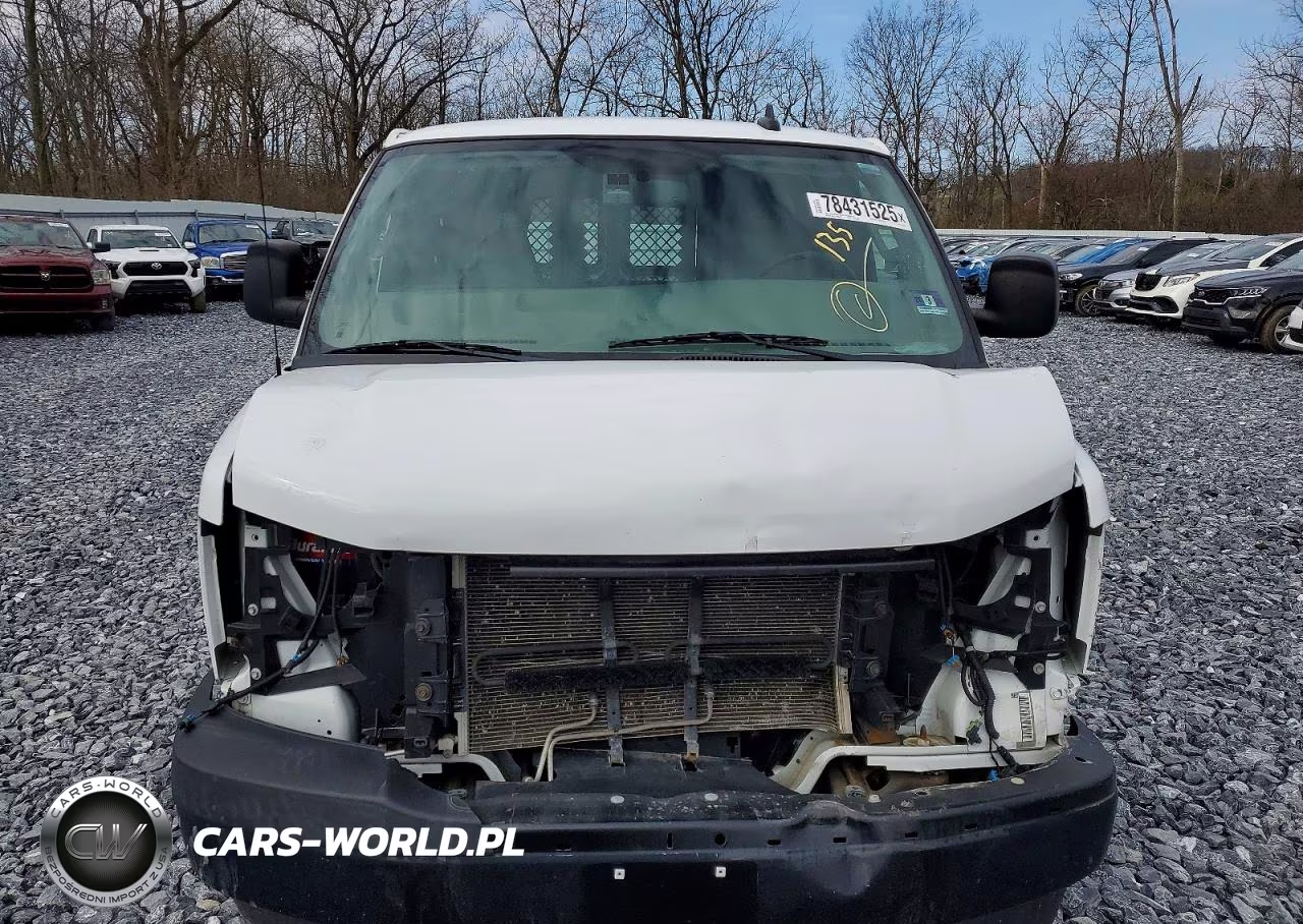 2018 Chevrolet Express G2500 VIN:1GCWGBFGXJ1203379 - 5