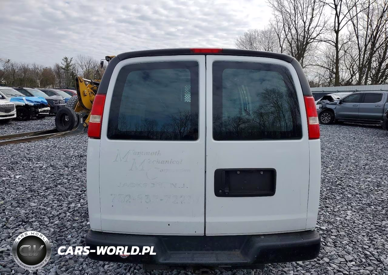 2018 Chevrolet Express G2500 VIN:1GCWGBFGXJ1203379 - 6