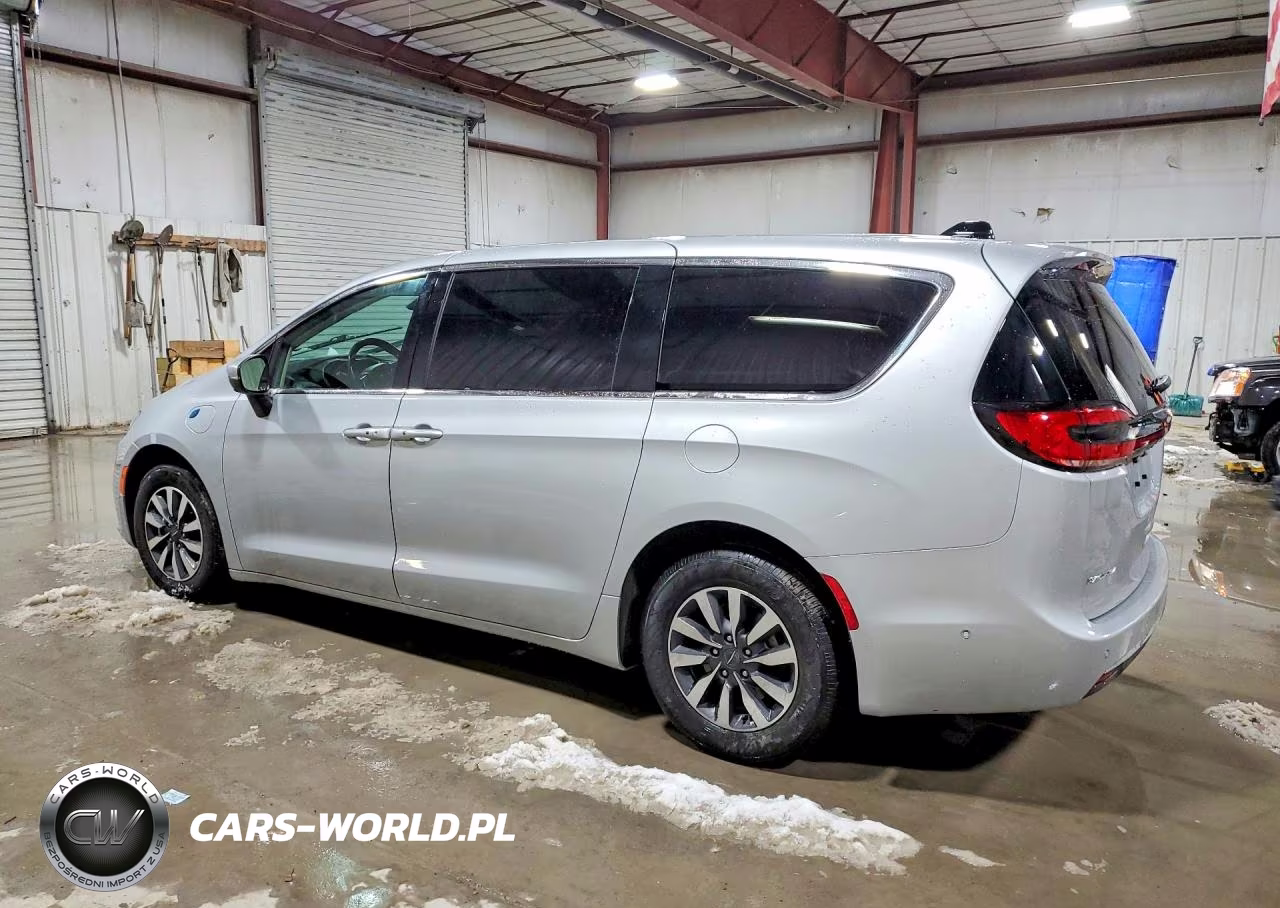 2023 Chrysler Pacifica Hybrid Touring L VIN:2C4RC1L77PR527403 - 2