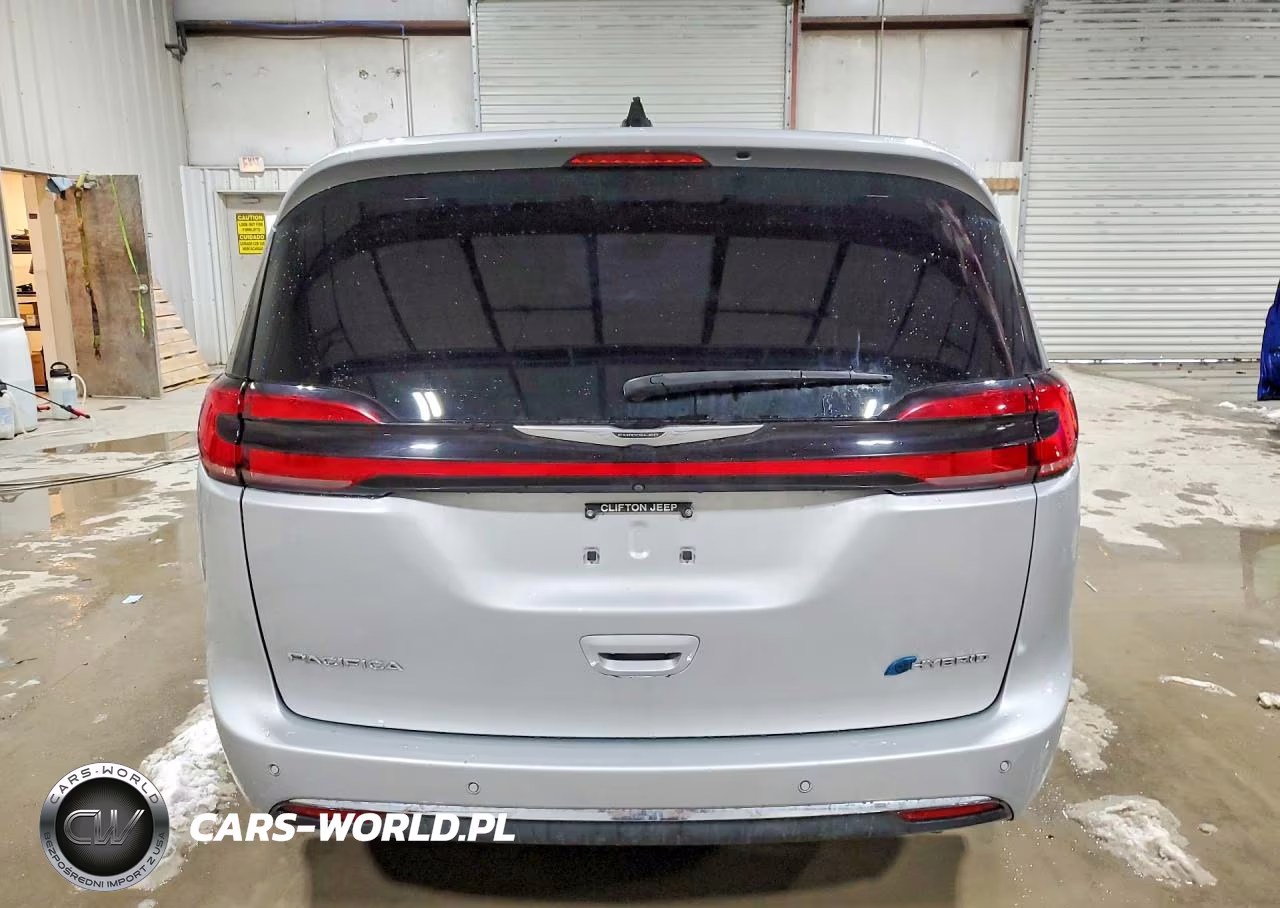 2023 Chrysler Pacifica Hybrid Touring L VIN:2C4RC1L77PR527403 - 6