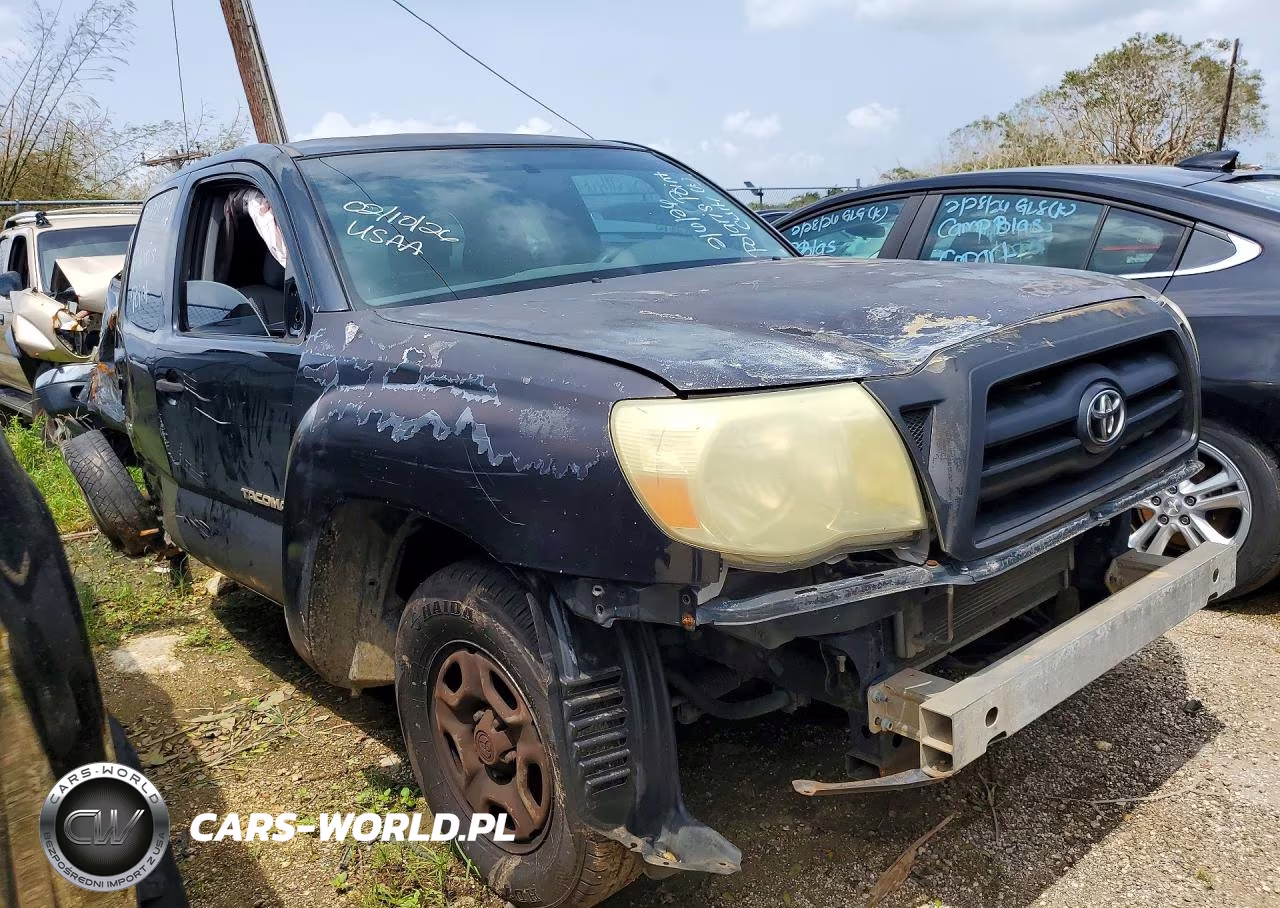 2014 Toyota Tacoma Access Cab VIN:5TFTX4CN0EX043064 - 4
