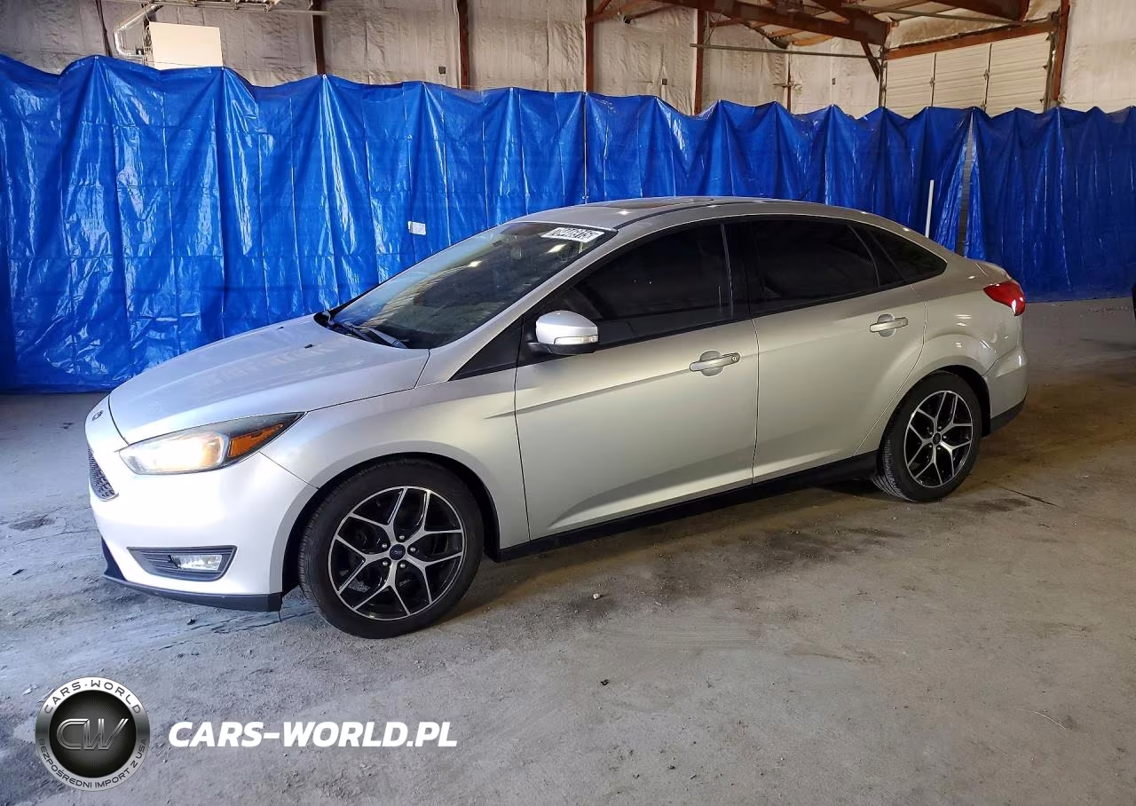 2017 Ford Focus Sel VIN:1FADP3H29HL204297 - 1