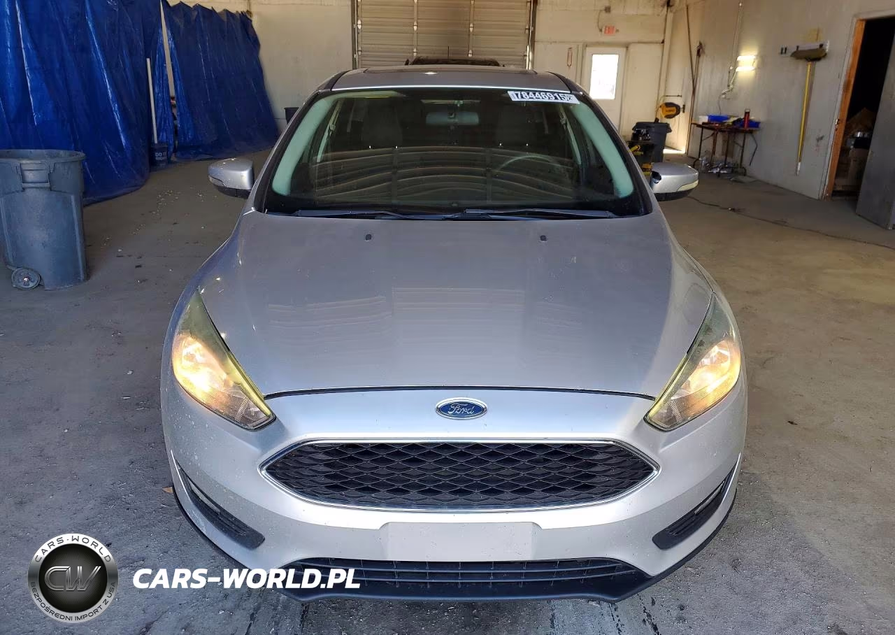 2017 Ford Focus Sel VIN:1FADP3H29HL204297 - 5