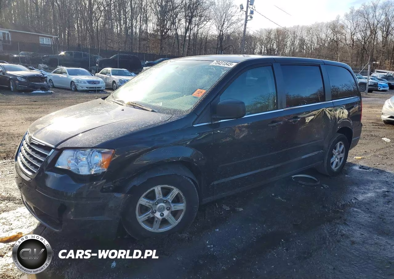 2010 Chrysler Town & Country Lx