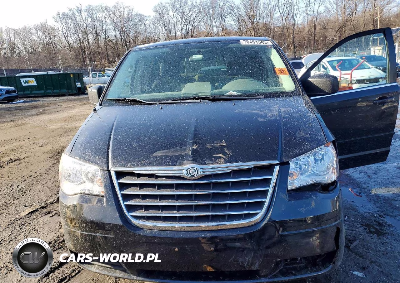 2010 Chrysler Town & Country Lx VIN:2A4RR2D18AR322270 - 5