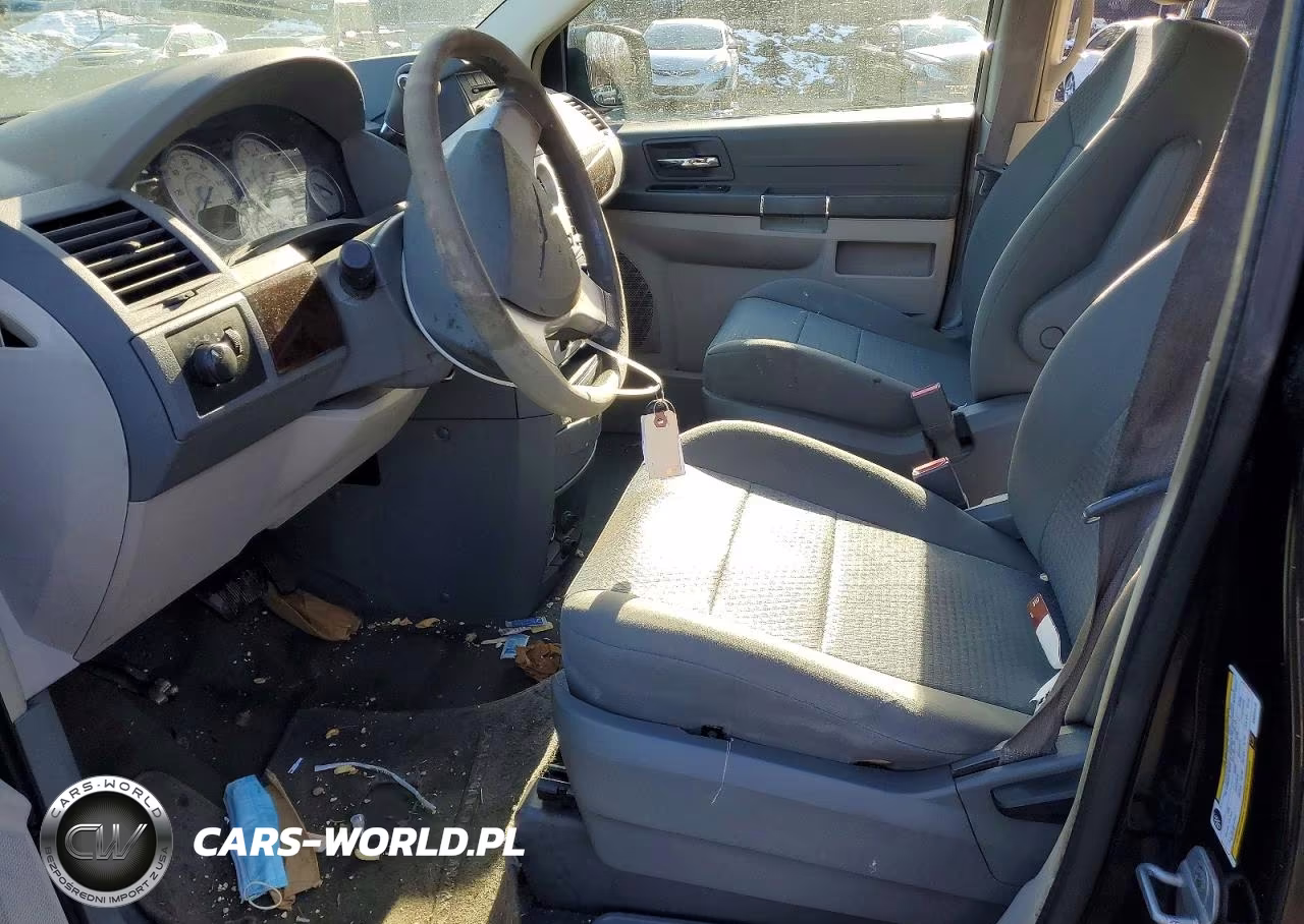 2010 Chrysler Town & Country Lx VIN:2A4RR2D18AR322270 - 7