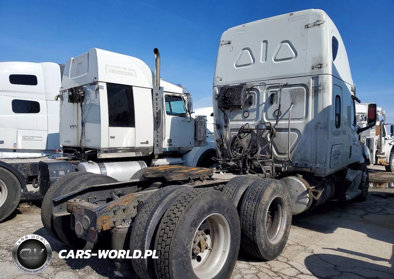 2020 Freightliner Cascadia 126 Semi Truck VIN:1FUJHHDR7LLKY4002 - 4