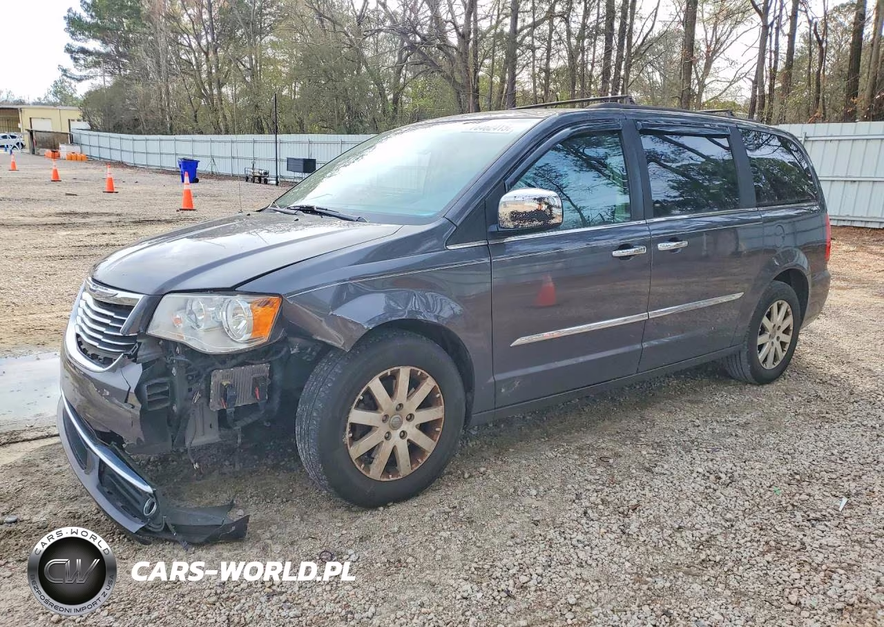 2015 Chrysler Town & Country Touring – zdjęcie 1 z 13