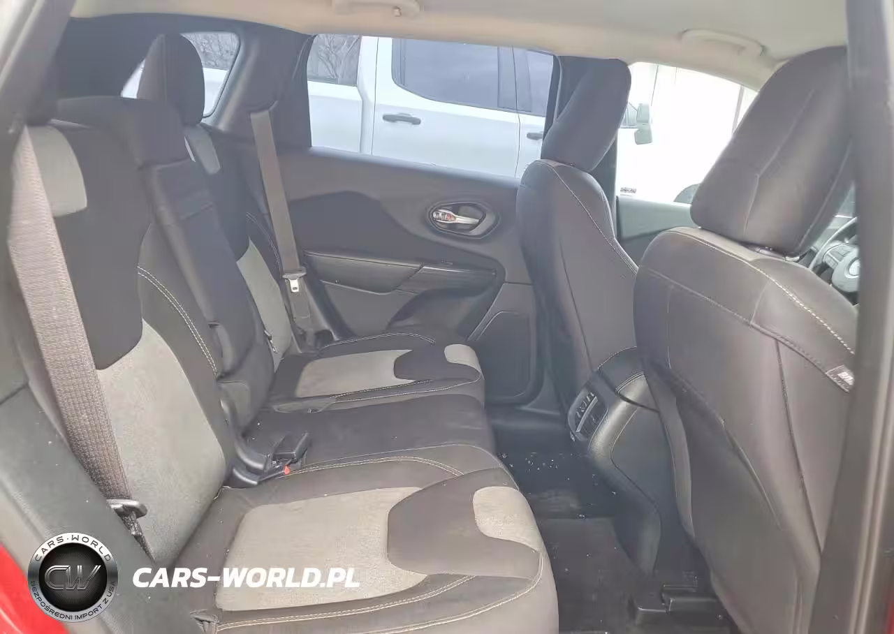 2015 Jeep Cherokee Sport VIN:1C4PJLAB0FW632466 - 10