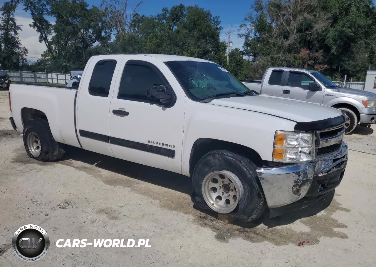 2013 Chevrolet Silverado C1500 Ls VIN:1GCRCREA4DZ340970 - 4